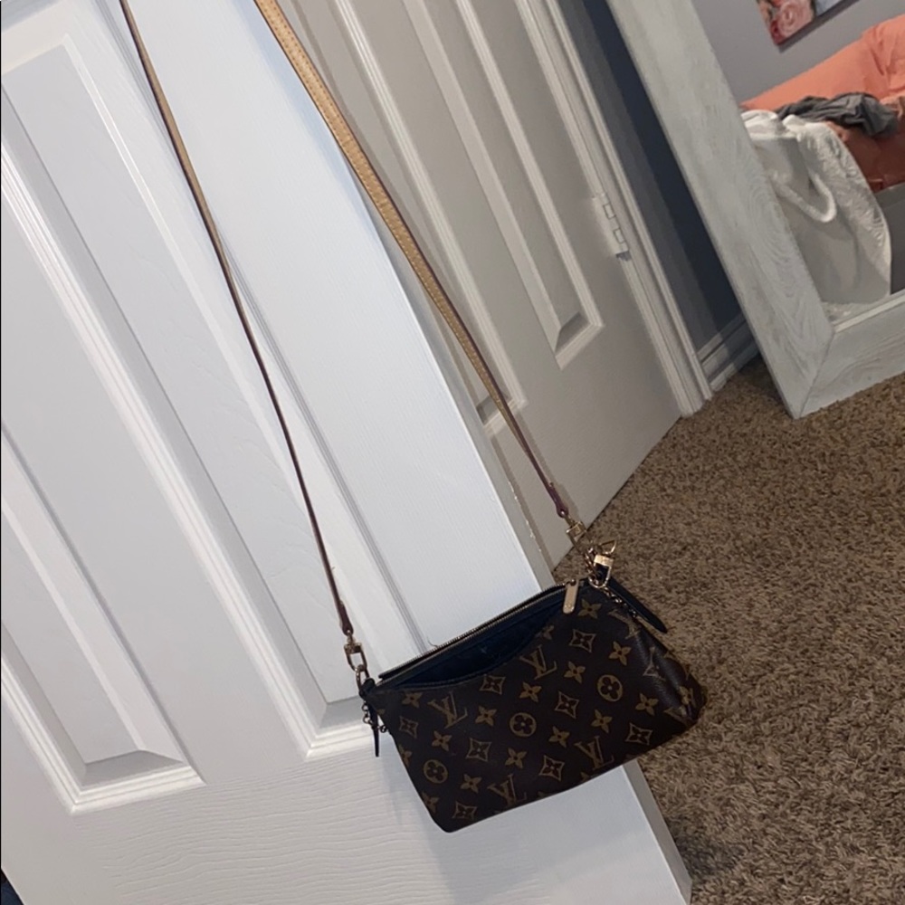 Fake Louis crossbody